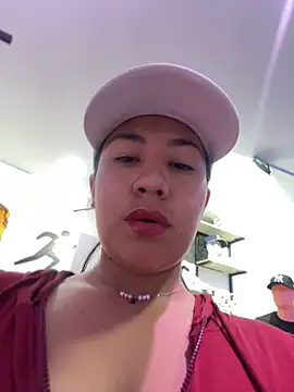 Snapshot of kim_monti chatting on October 15, 9:06 pm kim monti online show from October 15, 9:06 pm