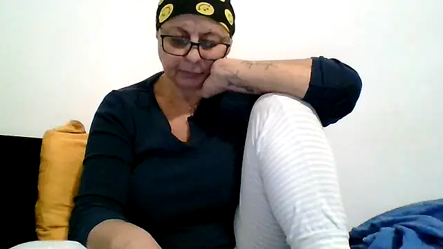 roseblak42 online show from November 18, 4:41 pm