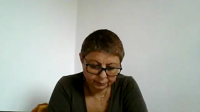 roseblak42 online show from October 6, 1:50 pm