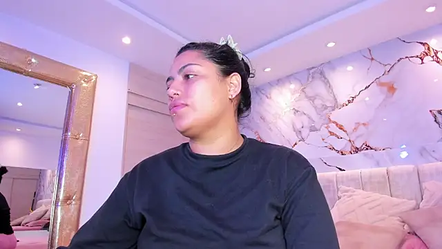 kiana cream online show from January 10, 11:59 am