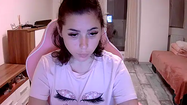 LovelyJulliette online show from October 6, 5:29 pm