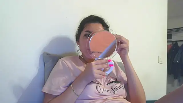 LovelyJulliette online show from November 29, 2:21 pm