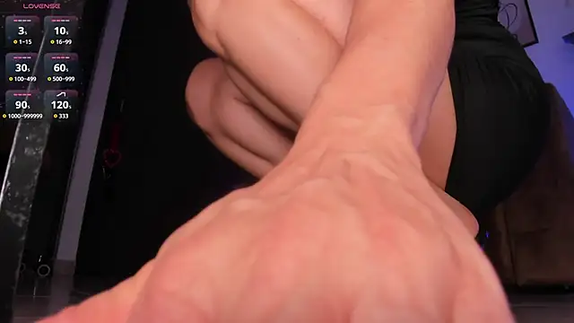 Sensual Charlize online show from December 17, 1:00 am