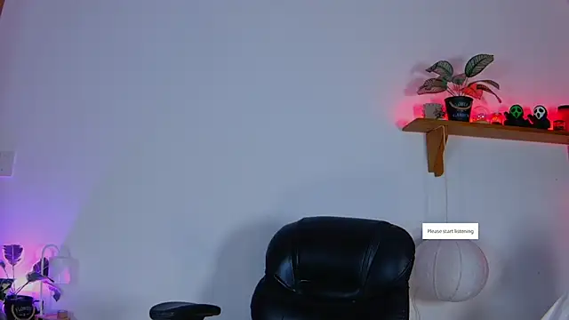 Snapshot of vayolett01_dakotta chatting on October 15, 3:31 am vayolett01 dakotta online show from October 15, 3:31 am