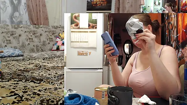 Sakura Green online show from October 24, 3:30 pm