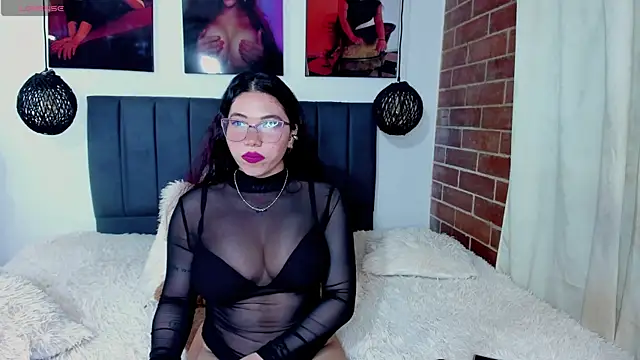 kyliejenner hot online show from June 4, 3:34 am