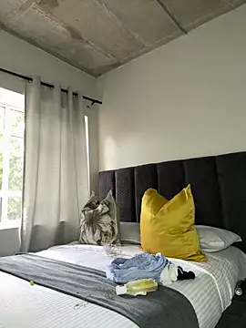 slimcateee online show from December 14, 2:12 pm