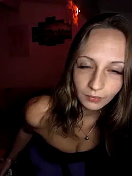 Snapshot of emma4xxx chatting on October 19, 7:16 pm emma4xxx online show from October 19, 7:16 pm