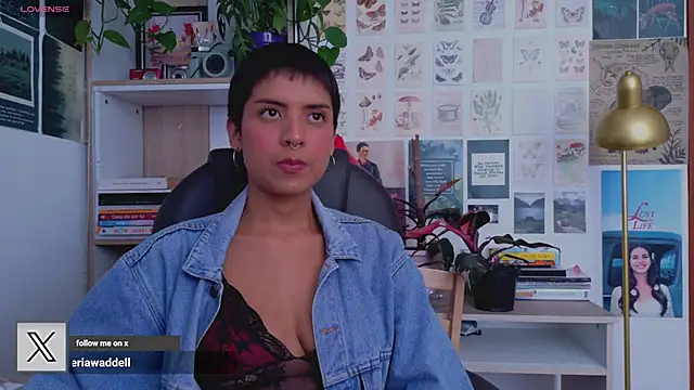 Yeriawaddell  online show from June 22, 9:34 pm