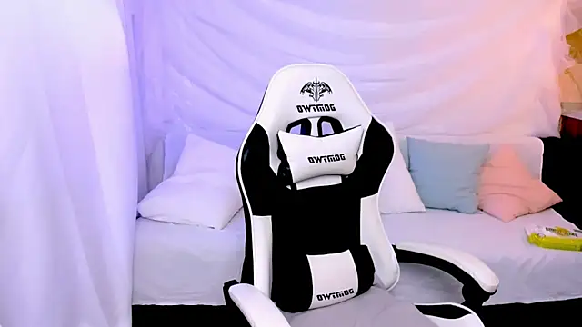 Lily Daviss online show from November 21, 3:41 am