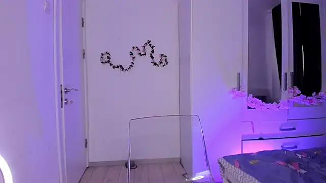 KaylaLaine online show from September 19, 6:12 am