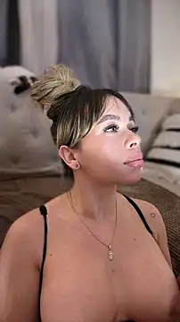 Alison Diaz17 online show from April 4, 12:42 am