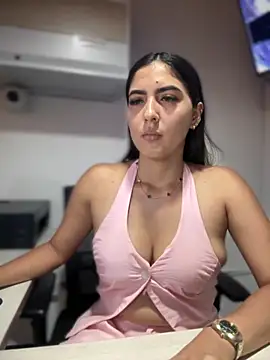 Sofia Collins- online show from October 3, 10:15 pm