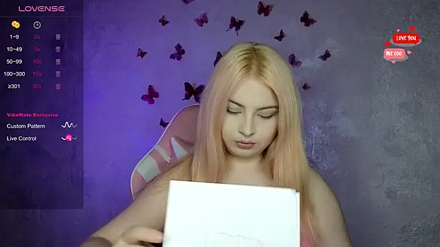 shy blondiee online show from September 18, 8:40 pm