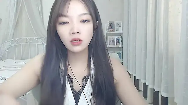 Snapshot of Jenny-Z chatting on October 4, 1:55 am Jenny-Z online show from October 4, 1:55 am