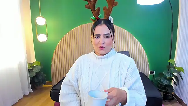 taylor bennet online show from December 19, 12:08 pm