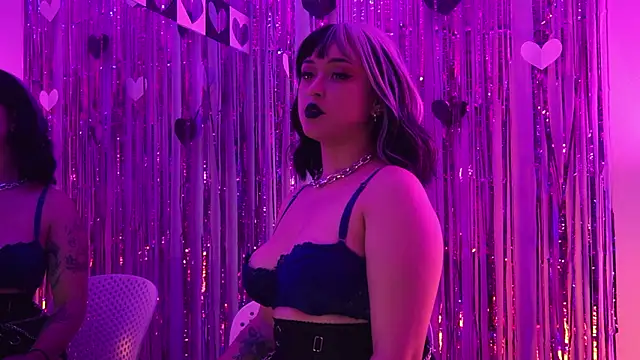 Gloomydoll online show from February 13, 11:28 pm