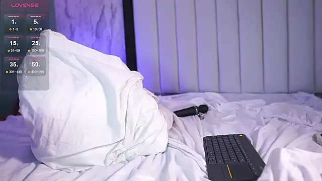 mia colin1  online show from July 2, 3:23 am