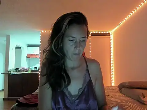zoe jeane beker online show from May 12, 2:09 am