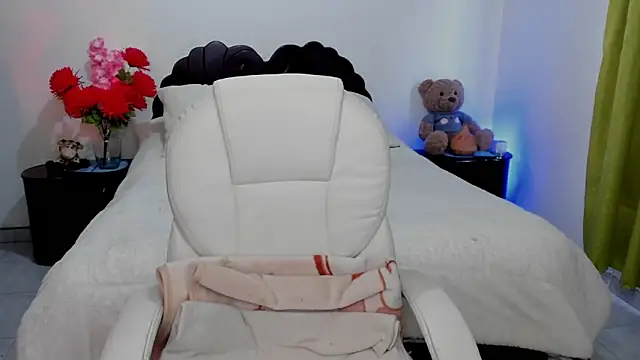 emilydolshe2 online show from February 10, 2:31 pm