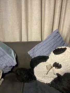 YellowHoneyDip online show from February 19, 5:18 am