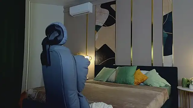 katy  moonj online show from October 24, 1:56 am