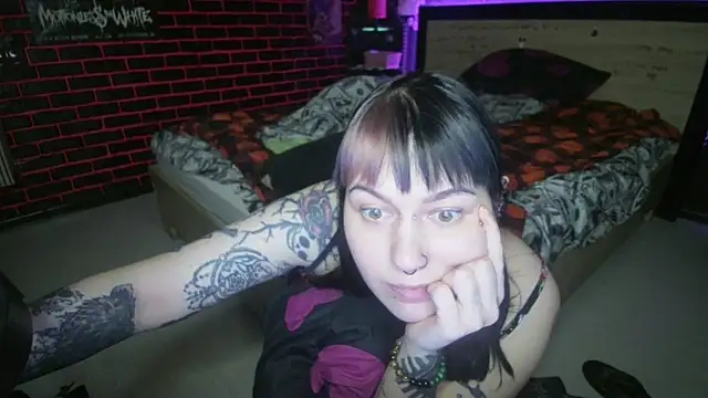 MoorderxDoll online show from March 1, 11:15 pm