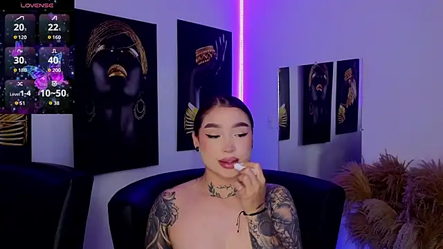  brenna hanson online show from December 19, 9:18 pm