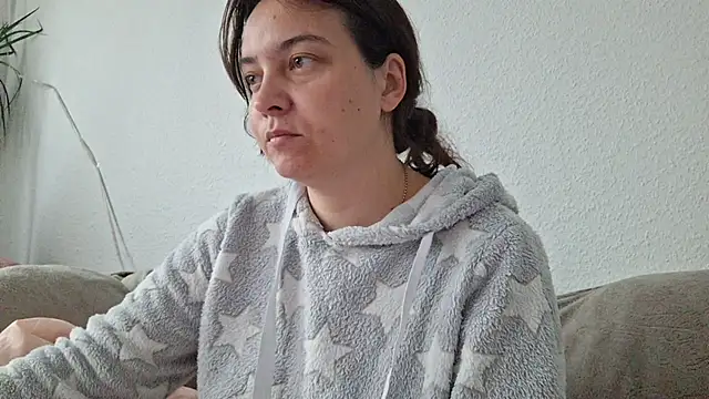 Cyndee Winter online show from October 4, 12:00 pm