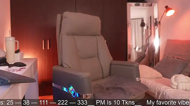 Anah s online show from April 17, 12:13 am