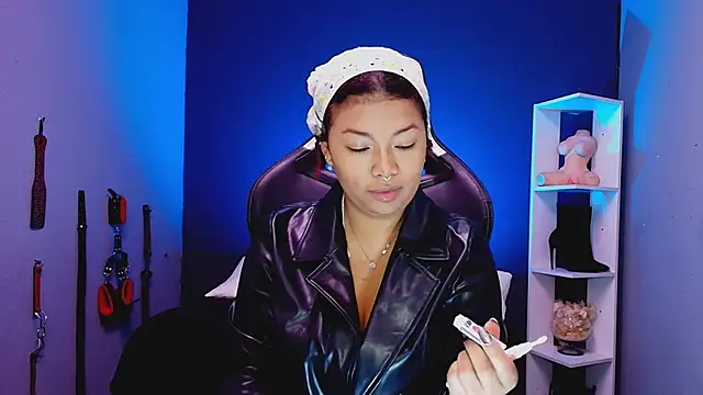 JadaRoberts online show from November 11, 12:24 pm