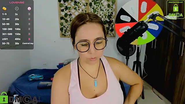 Snapshot of isa_loves_cum chatting on October 7, 2:27 am isa loves cum online show from October 7, 2:27 am