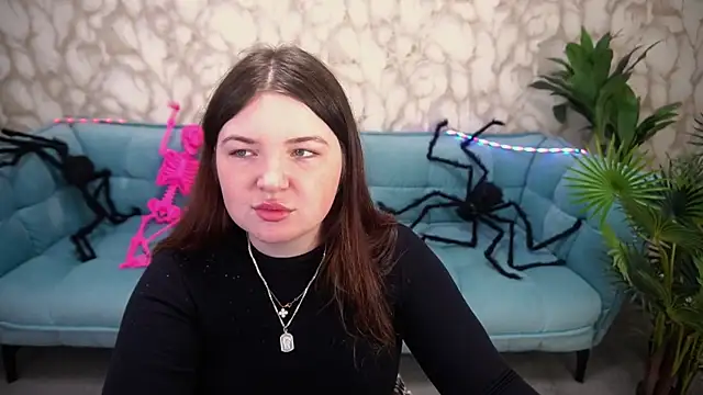 RosieMoons online show from October 24, 7:21 pm