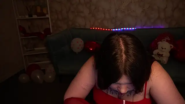 RosieMoons online show from February 15, 8:30 pm