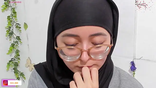 aysel elid online show from November 10, 1:44 am