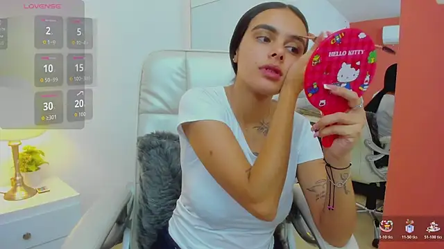 ChloeHarper  online show from November 26, 1:01 pm