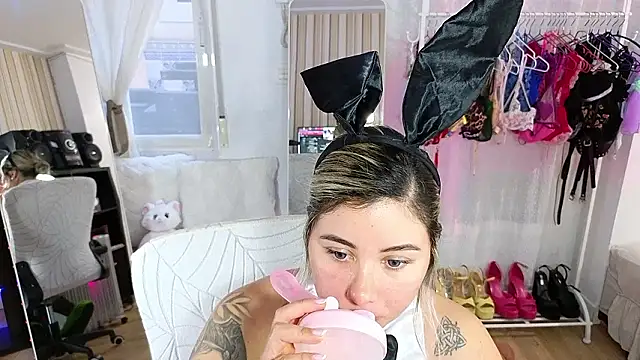 Tawny cox online show from February 14, 11:56 am