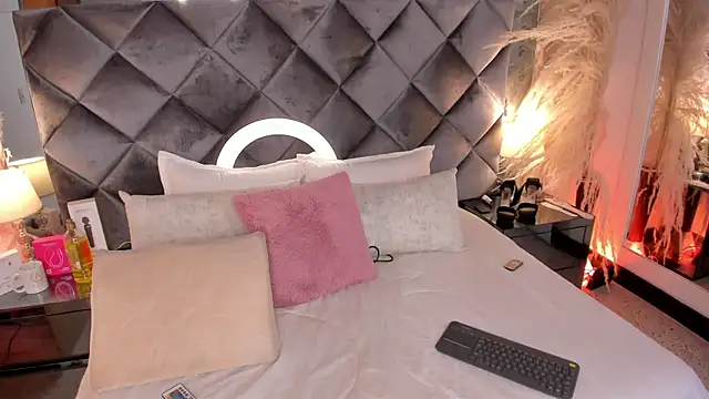 sofhiaa adaams online show from November 7, 10:58 pm