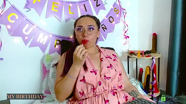 Hot Candy  online show from November 26, 4:35 am