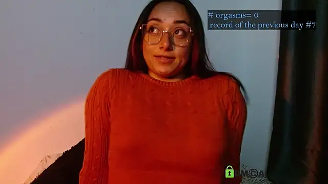 Snapshot of Hot_Candy_ chatting on September 28, 3:46 am Hot Candy online show from September 28, 3:46 am