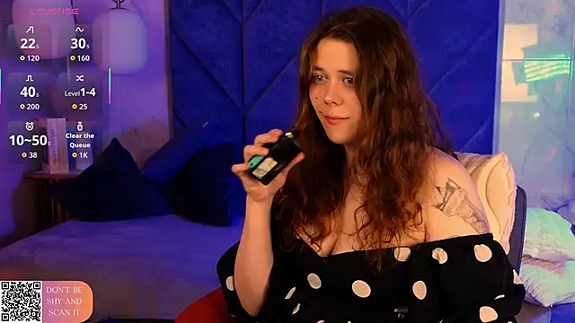 SophiePure online show from April 12, 8:44 pm