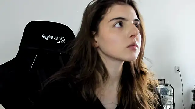 emmamurrr online show from January 11, 12:43 pm