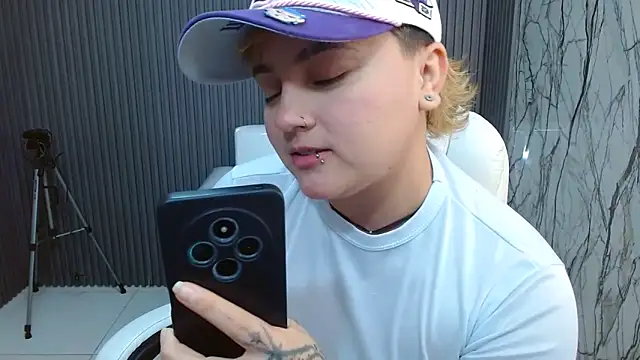 isabeautyx19 online show from September 15, 2:47 pm