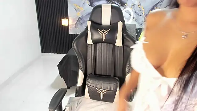 Ivy 16 online show from November 24, 12:07 pm