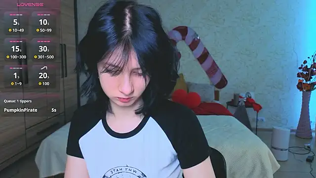 JulisSweet online show from February 8, 8:40 am