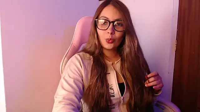 lalawhitte online show from March 27, 9:04 pm