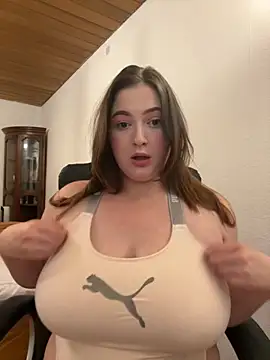 Kamilla Loop online show from September 10, 9:59 pm