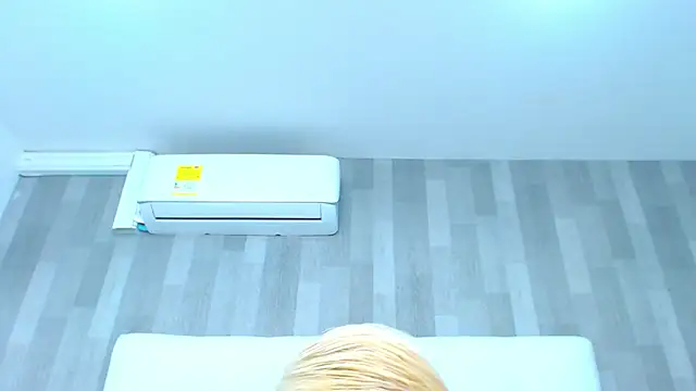 LeahMillerr online show from February 19, 1:43 pm