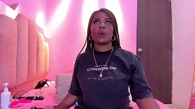 LoveQueen2 online show from November 7, 12:11 pm