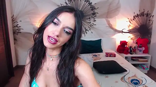 Snapshot of KatherineBisou chatting on October 17, 7:39 pm KatherineBisou online show from October 17, 7:39 pm